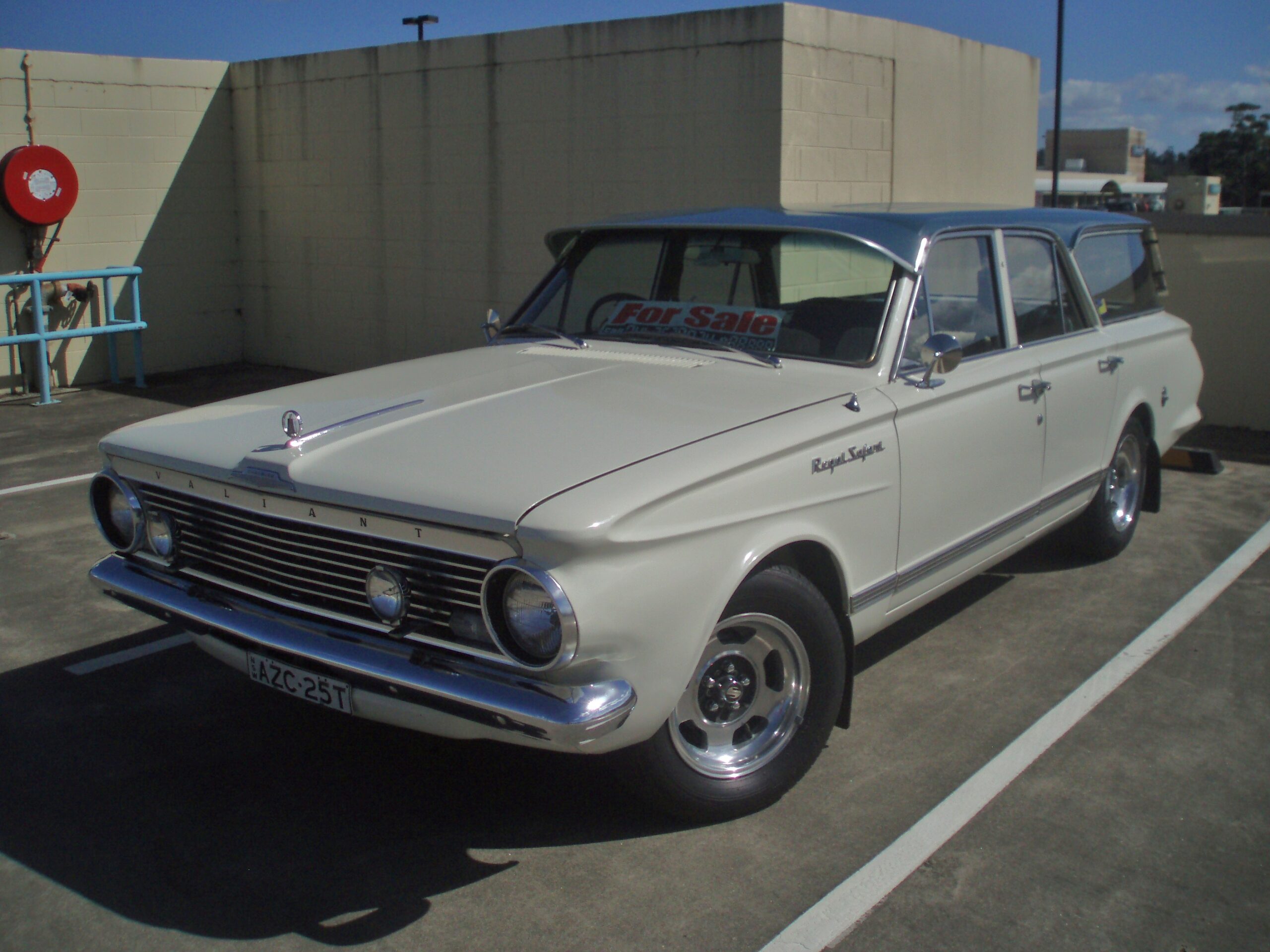 LHD Chrysler cars with left hand wheel