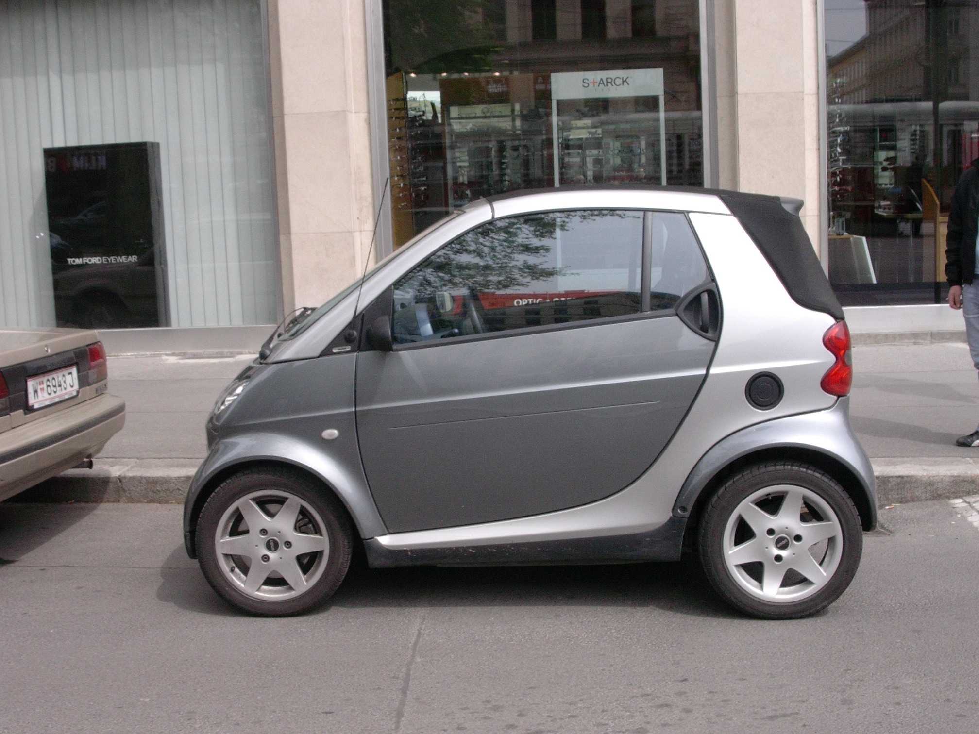 LHD Smart Car with left hand wheel